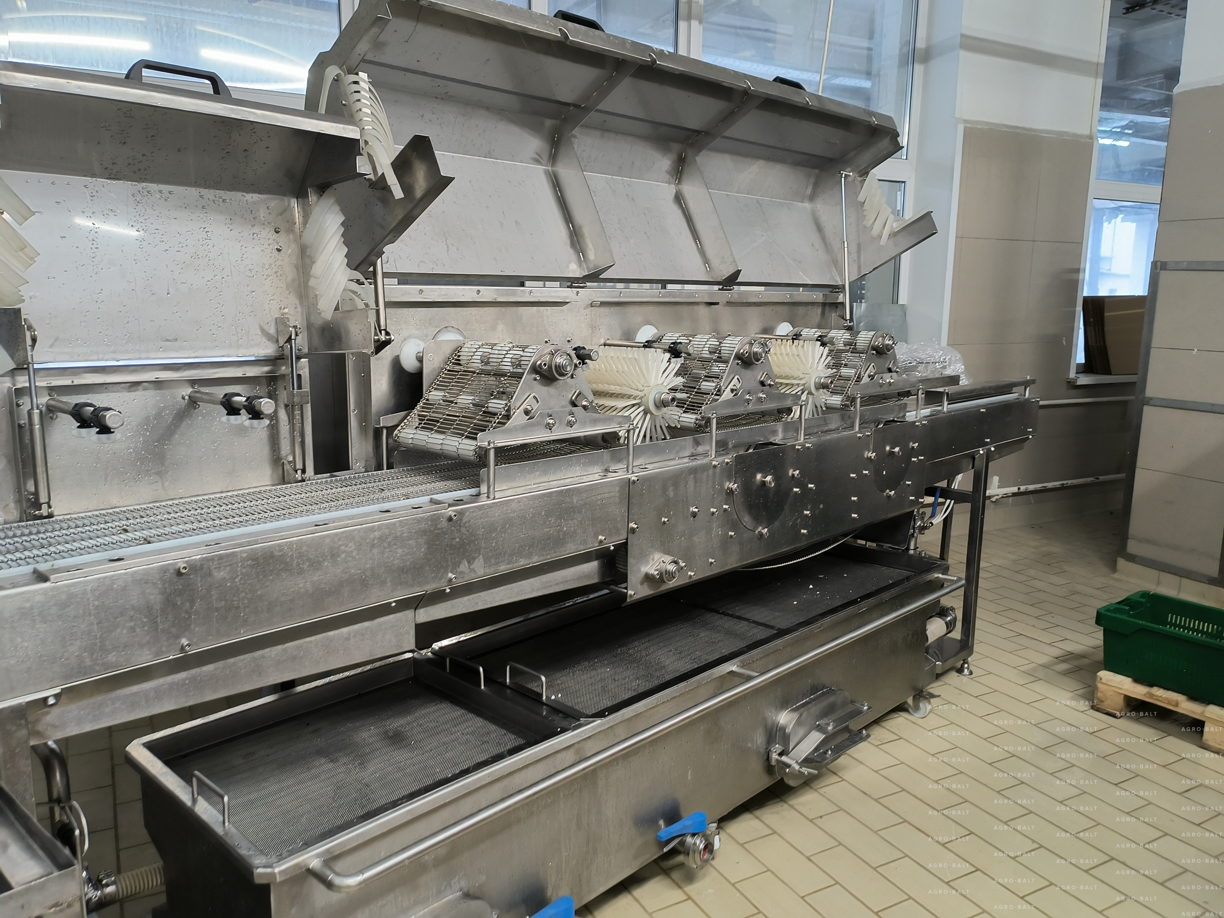 Мойка рыбы щеточная тип 294R для удаления слизи.